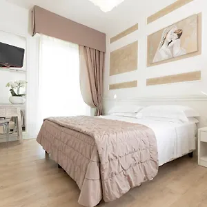 Alexander Milano Marittima