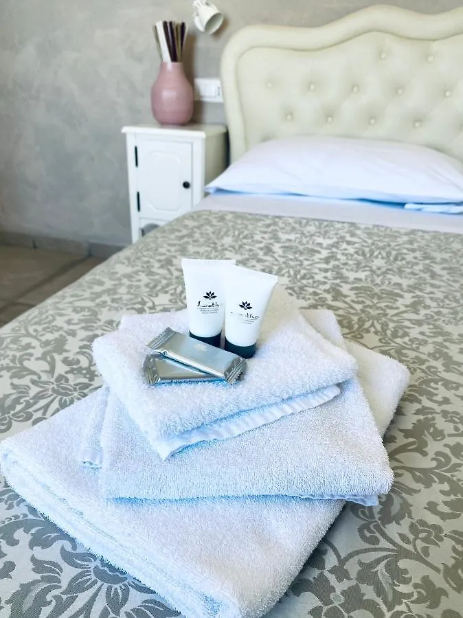 Domus Valadier B&B Guesthouse Фьюмичино 3*,  Италия