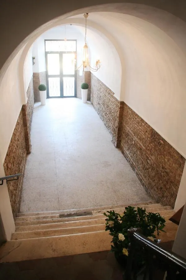 Domus Valadier B&B Guesthouse Фьюмичино 3*,