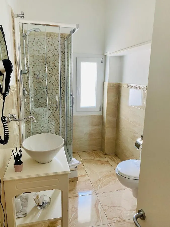 Гостевой дом Domus Valadier B&B Guesthouse Фьюмичино